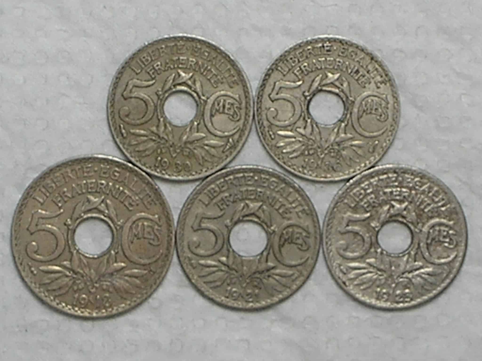 | Casa do Colecionador França) 5 Centimes - 1918/1921/1923/1930/1936/ / Holed center / Ni / box30