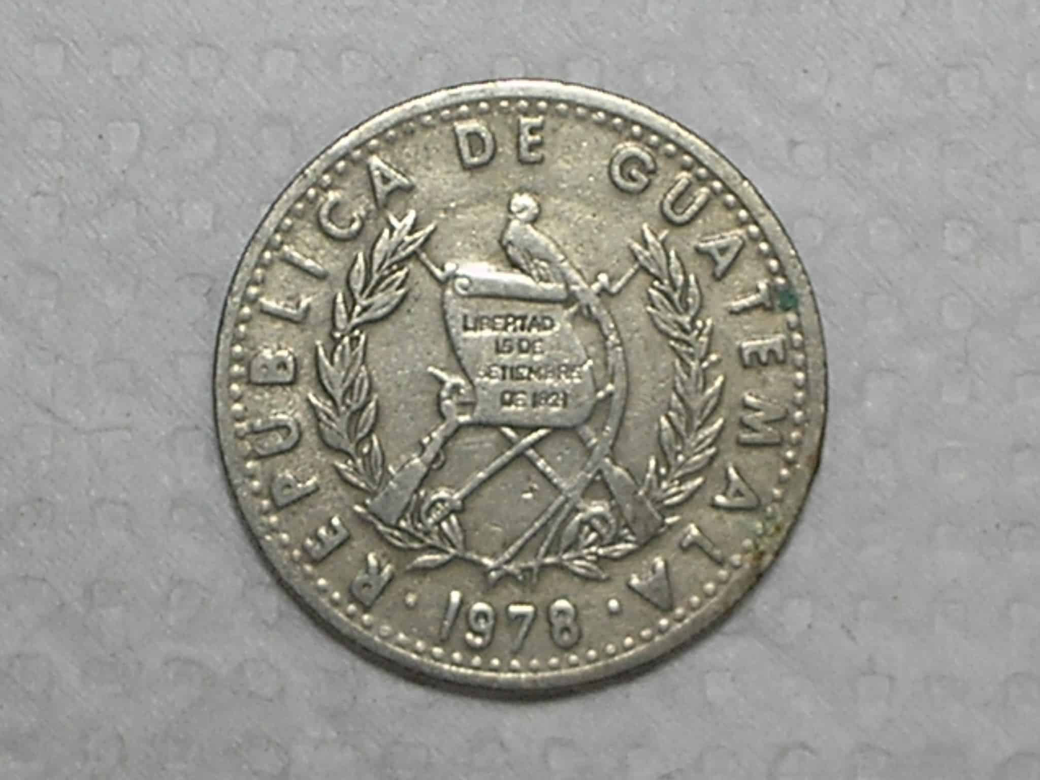 | Casa do Colecionador Guatemala) 10 Centavos - 1978 / Cu-ni / box30