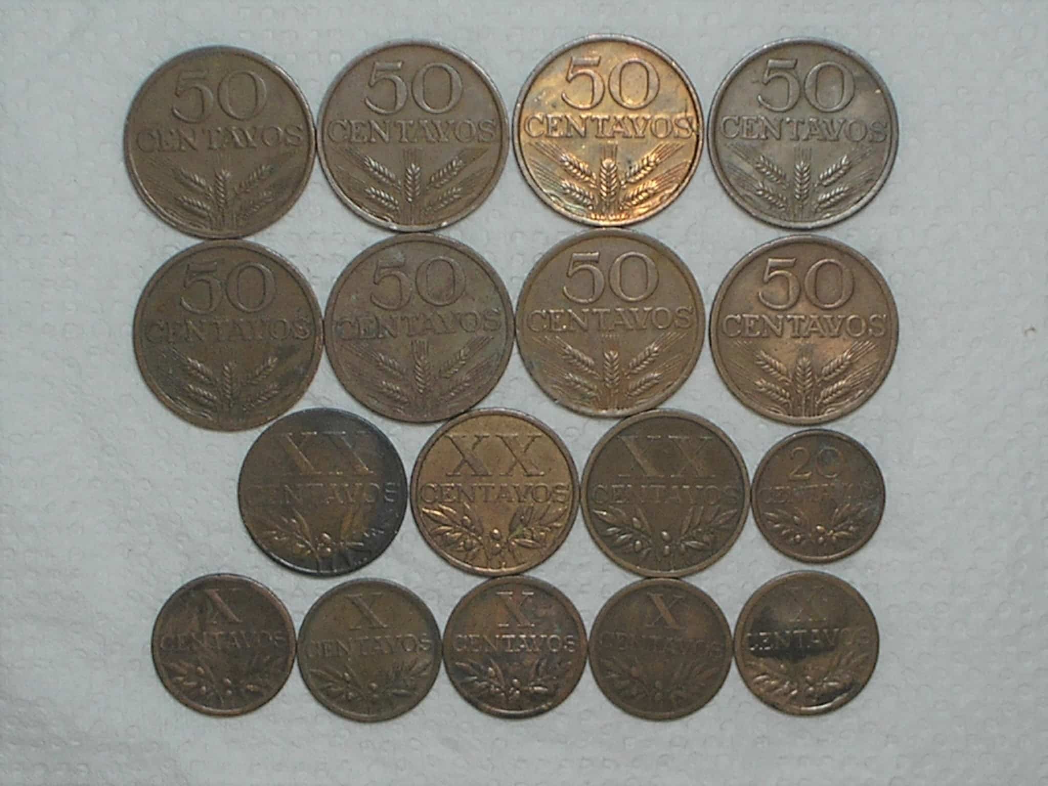 | Casa do Colecionador Portugal) 17 moedas diferentes datas em Bronze / m390