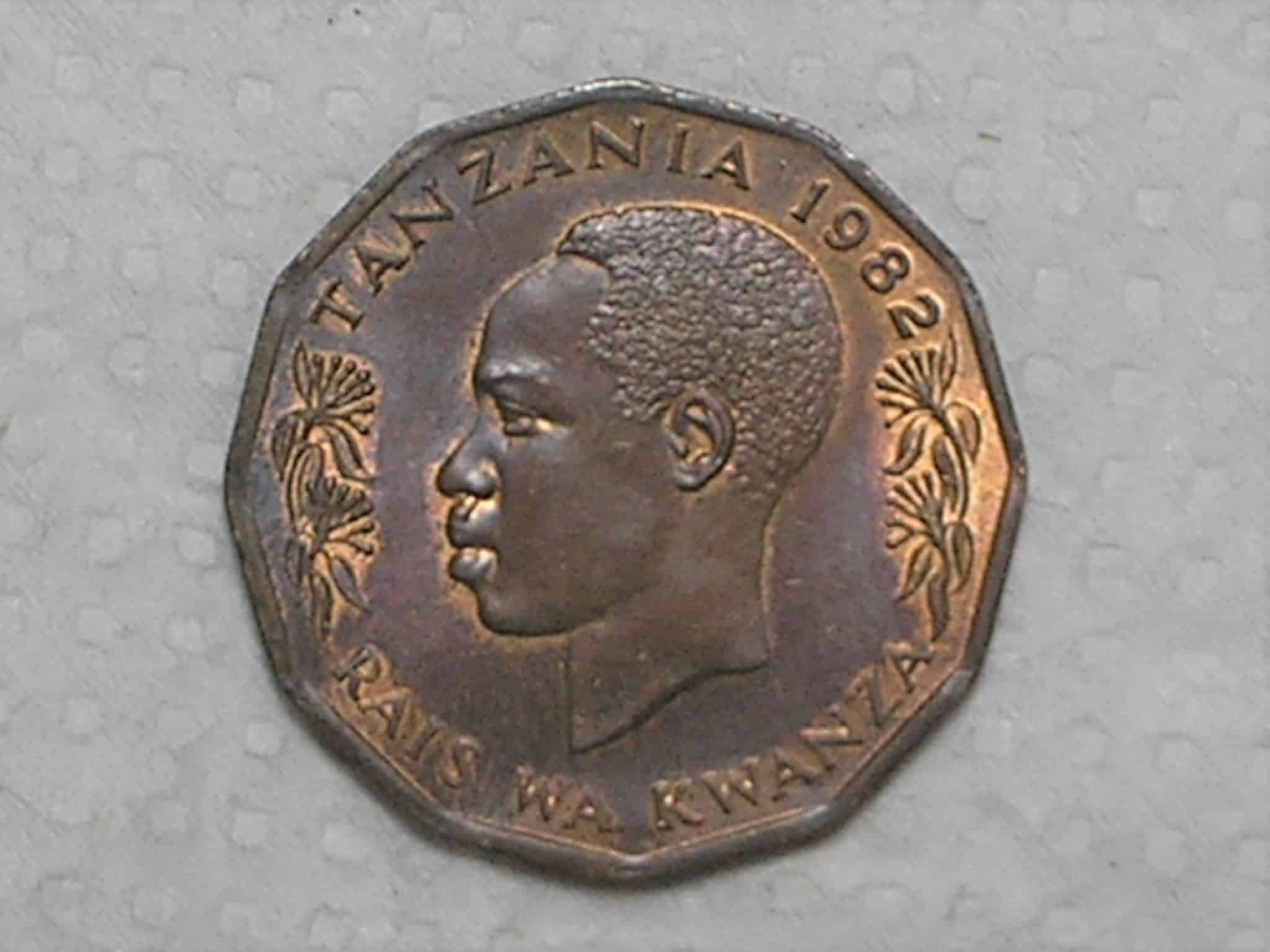 | Casa do Colecionador Tanzania) 5 Senti - 1982 / Bz-Al / Flor / Box31