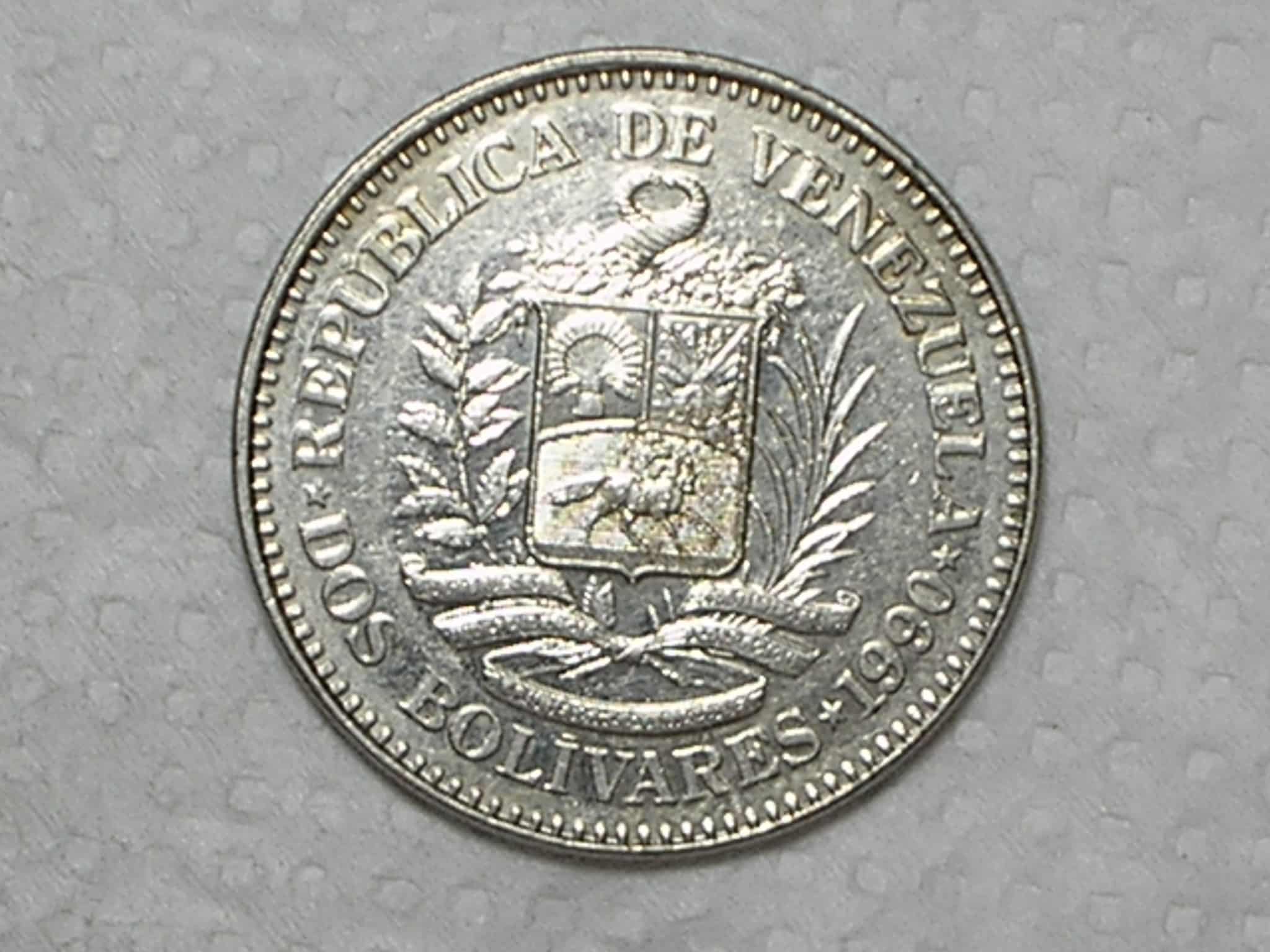 | Casa do Colecionador Venezuela) 2 Bolivares - 1990 / Niquel / box31