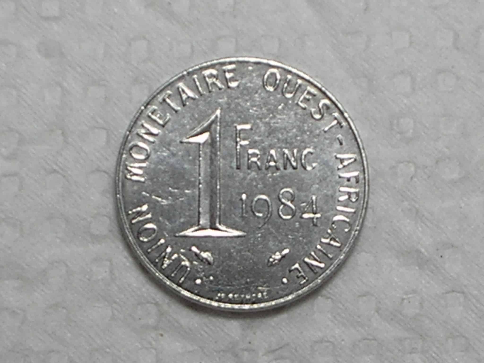 | Casa do Colecionador West African States) 1 Franc - 1984 / Ni-Brass / box30