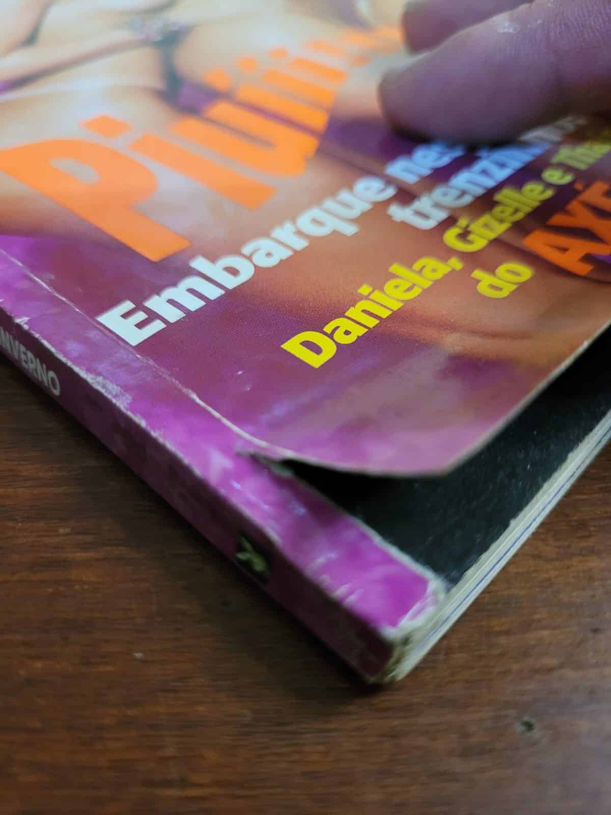 | Casa do Colecionador Playboy Nº 299 - Daniela, Gizelle e Thaís do Axé Blond - Revista com Pôster - Junho 2000