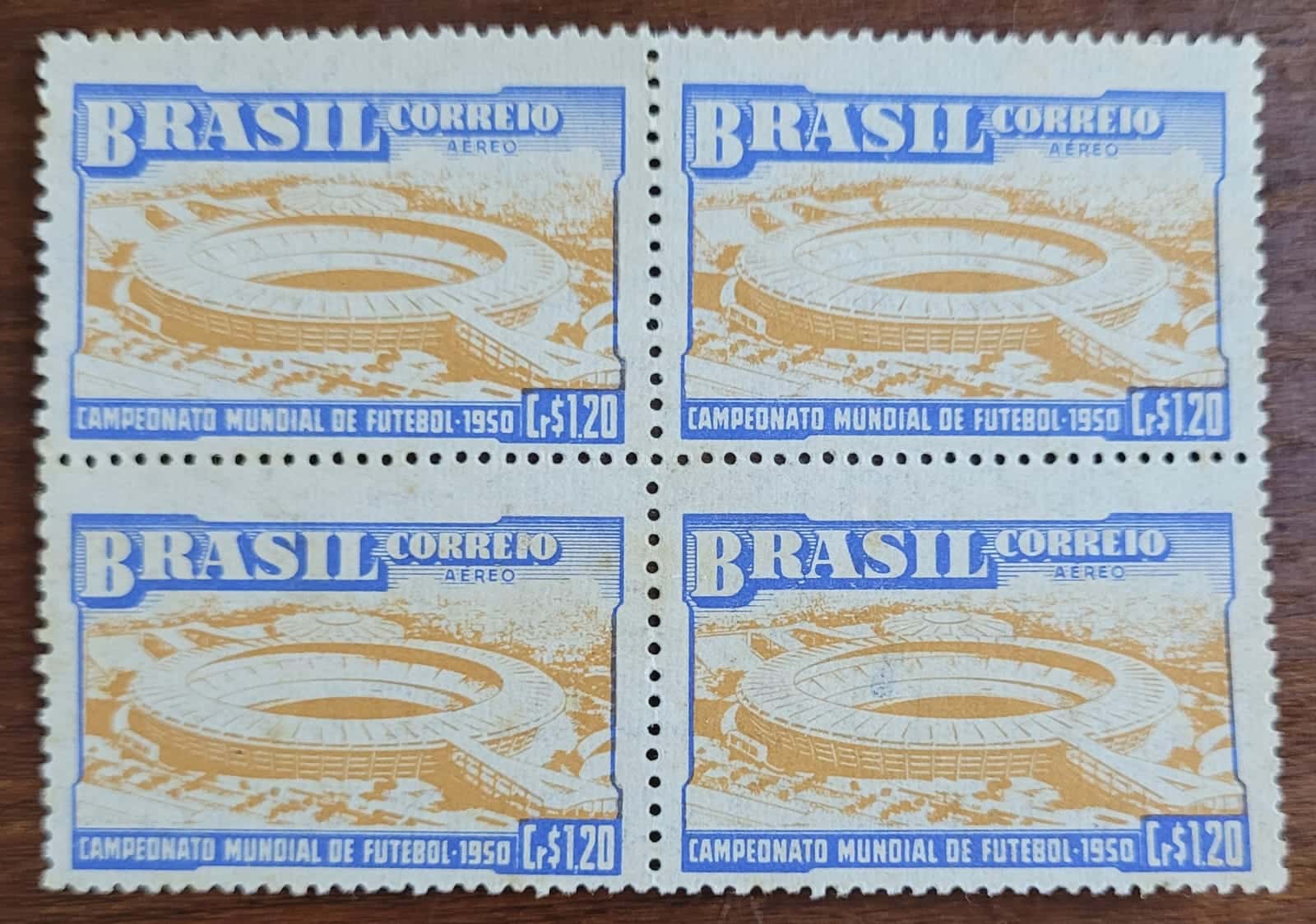 | Casa do Colecionador Aéreos - RHM A075 (Quadra) 4º Campeonato Mundial de Futebol - RJ - Estádio do Maracanã - 24/6/1950 (Selos do Brasil)