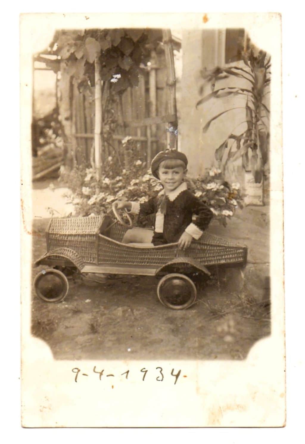 Cartão Postal Fotografico - Menino em seu Pedal Car de Vime - Anos 30