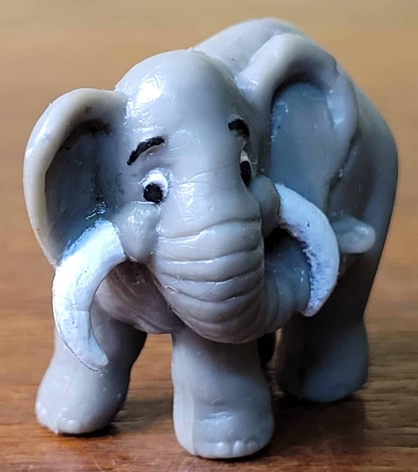 | Casa do Colecionador Animal em Miniatura - Elefante