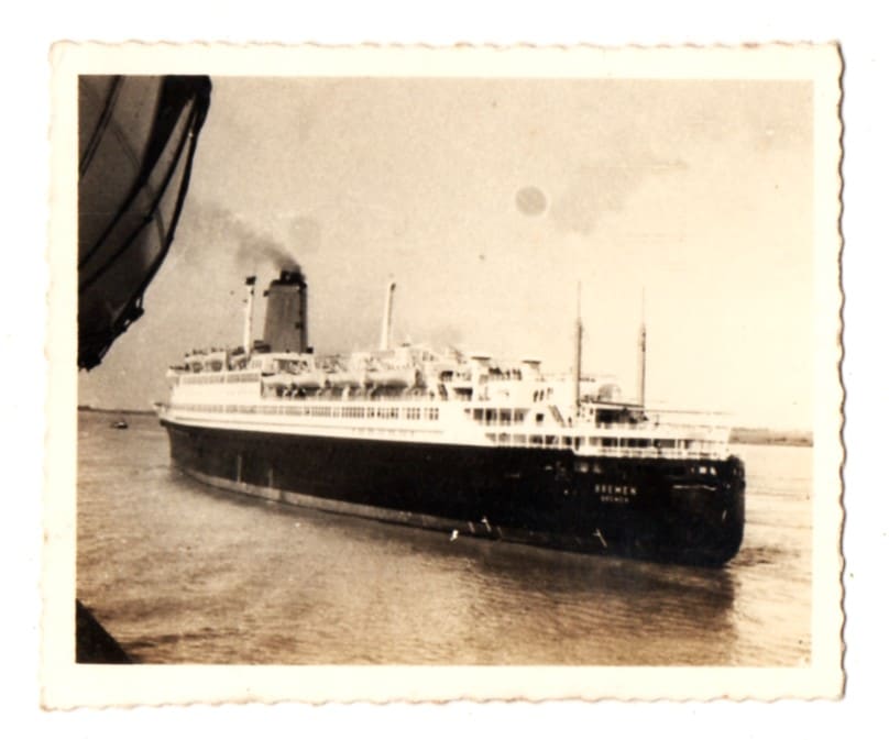 | Casa do Colecionador Fotografia Antiga Navio Bremen no Porto de Santos - Anos 50