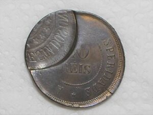 - Raríssima anomalia de Cunho - Erro De Cunhagem Sobre 40 Réis Em Bronze - possivel data 1907 - Peça única / Sob/Flor