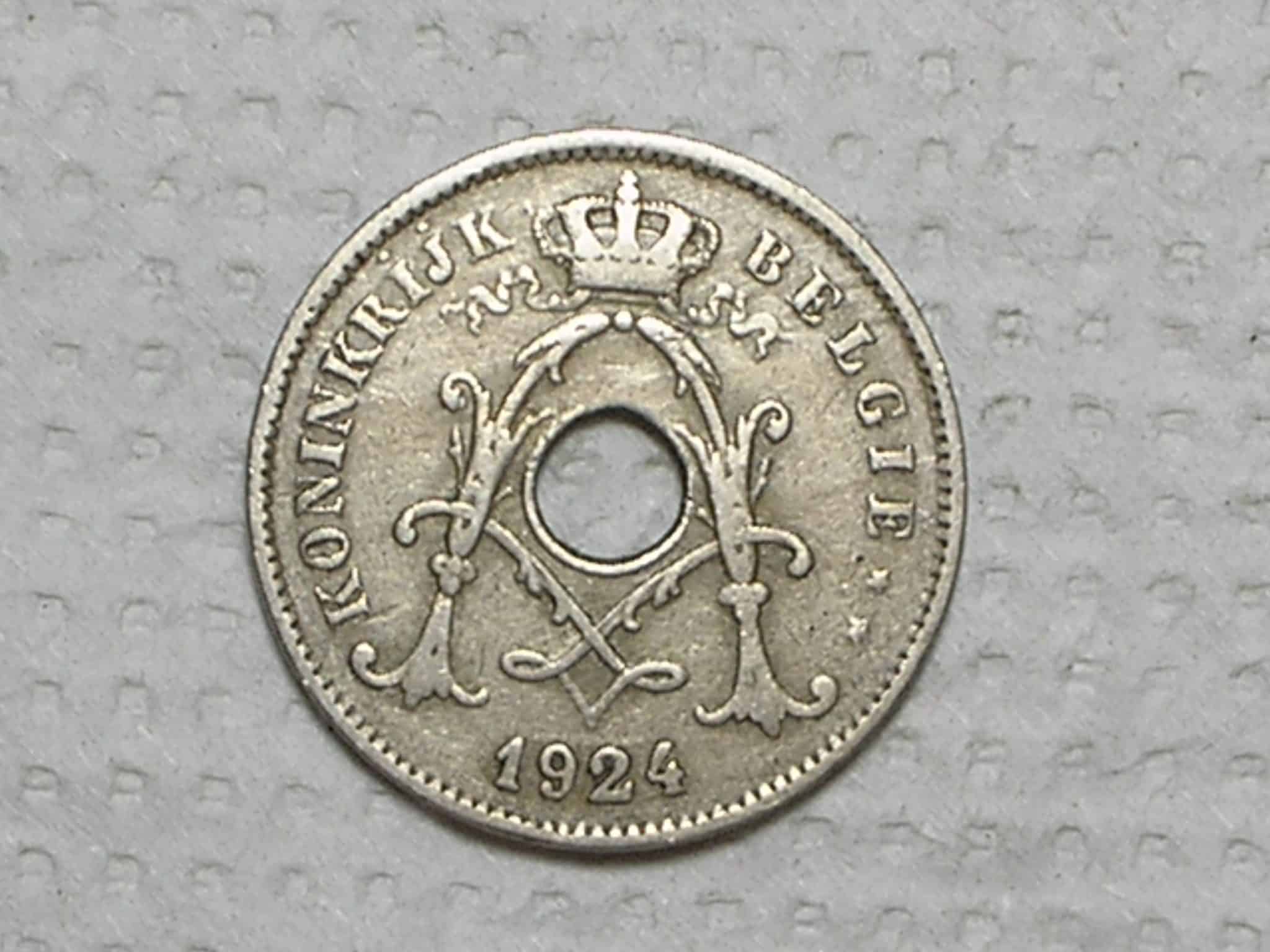 | Casa do Colecionador Belgica) 10 Centimes - 1924 / Holed center / Cu/Ni / box39