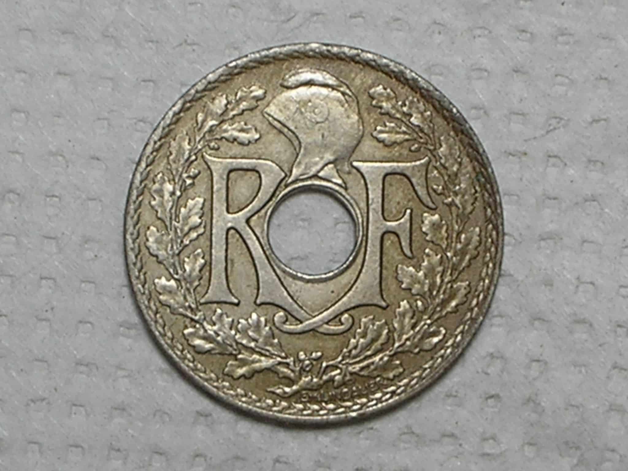 | Casa do Colecionador França) 25 Centimes - 1923 / Holed center / Co/Ni / box40