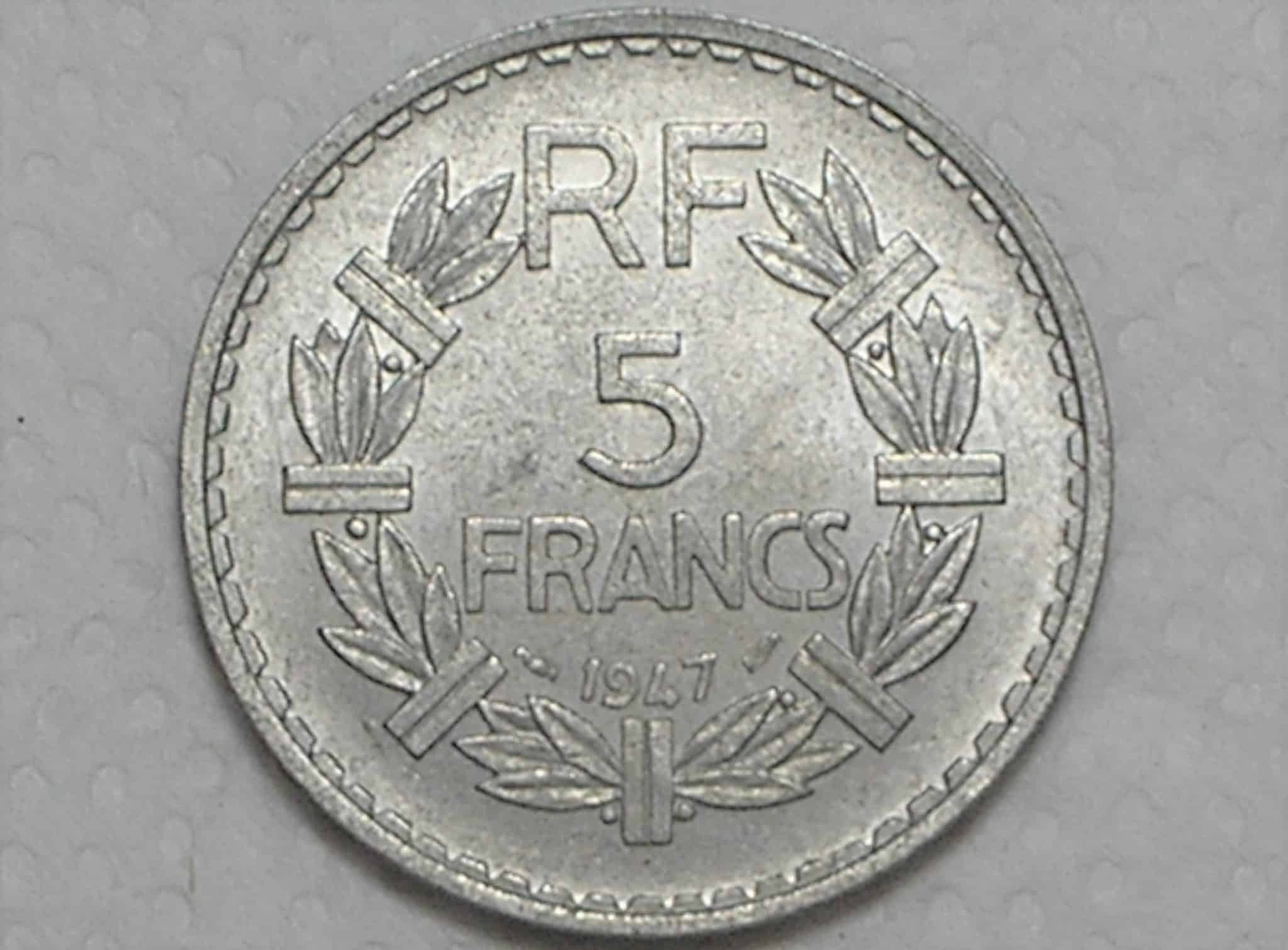 | Casa do Colecionador França) 5 Francs - 1947 / Data escassa / Al / S/Fc / box35