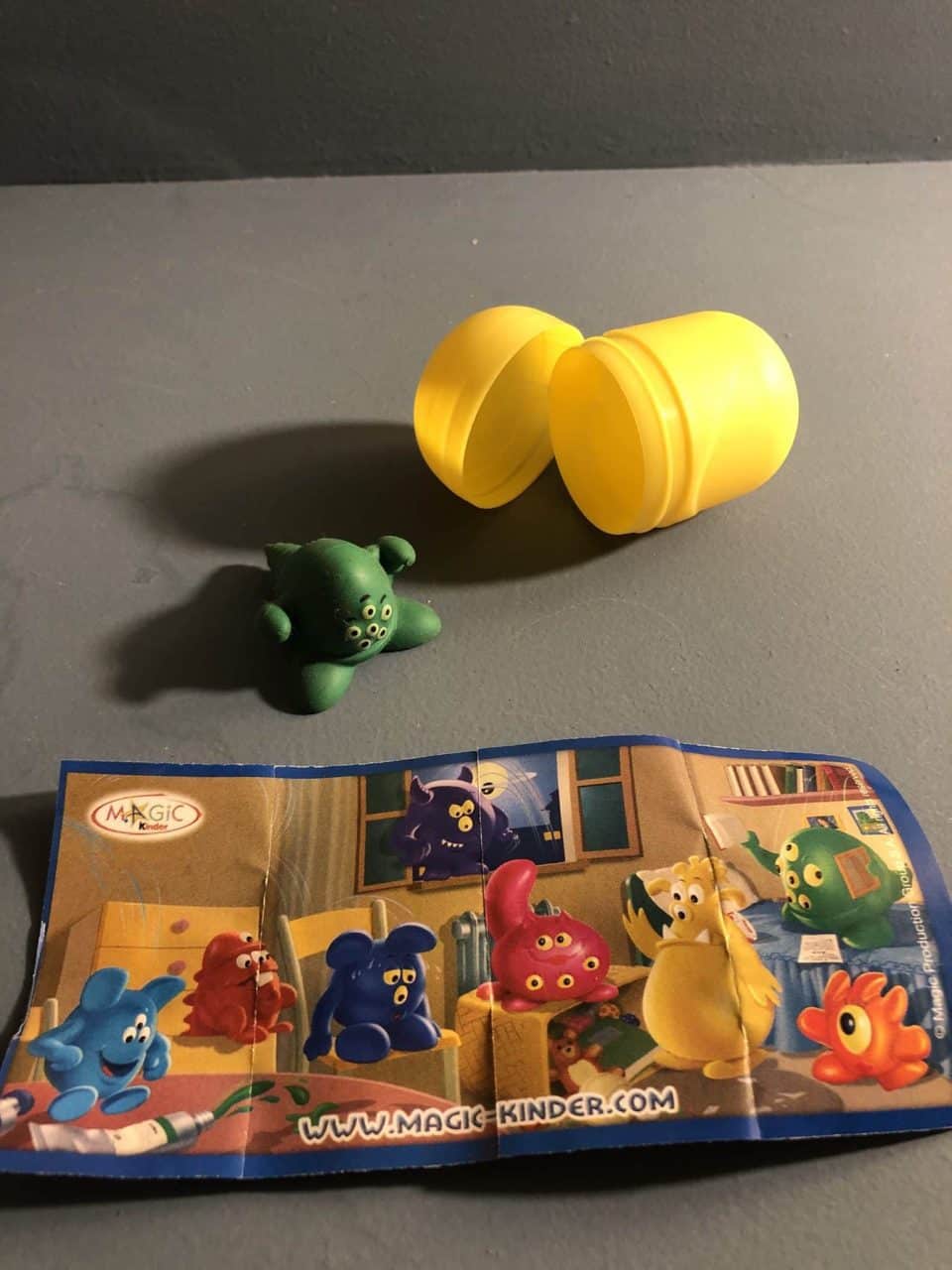 | Casa do Colecionador Lote Brinquedos Brindes Kinder Ovo Com Encarte e Capsula Originais