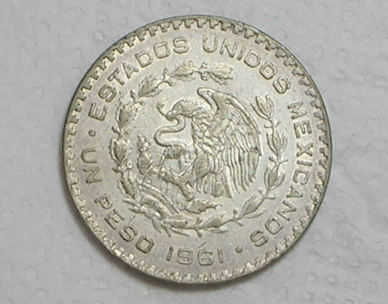 | Casa do Colecionador - México) 1 Peso - 1961 - Morelos / Prata / Flor de cunho / box36