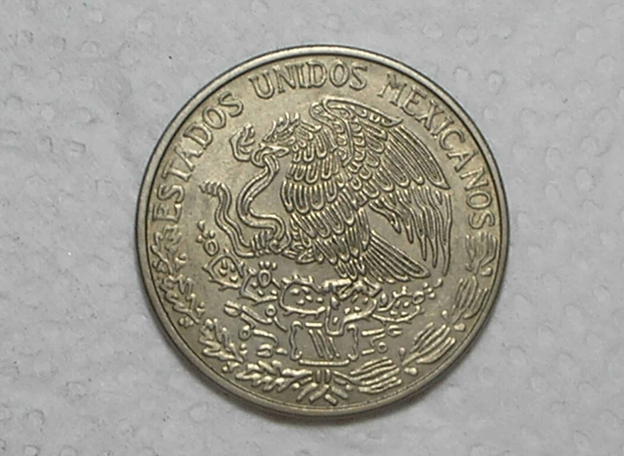 | Casa do Colecionador México) 1 Peso - 1981 - closed 8 / Co/Ni / Sob / box36