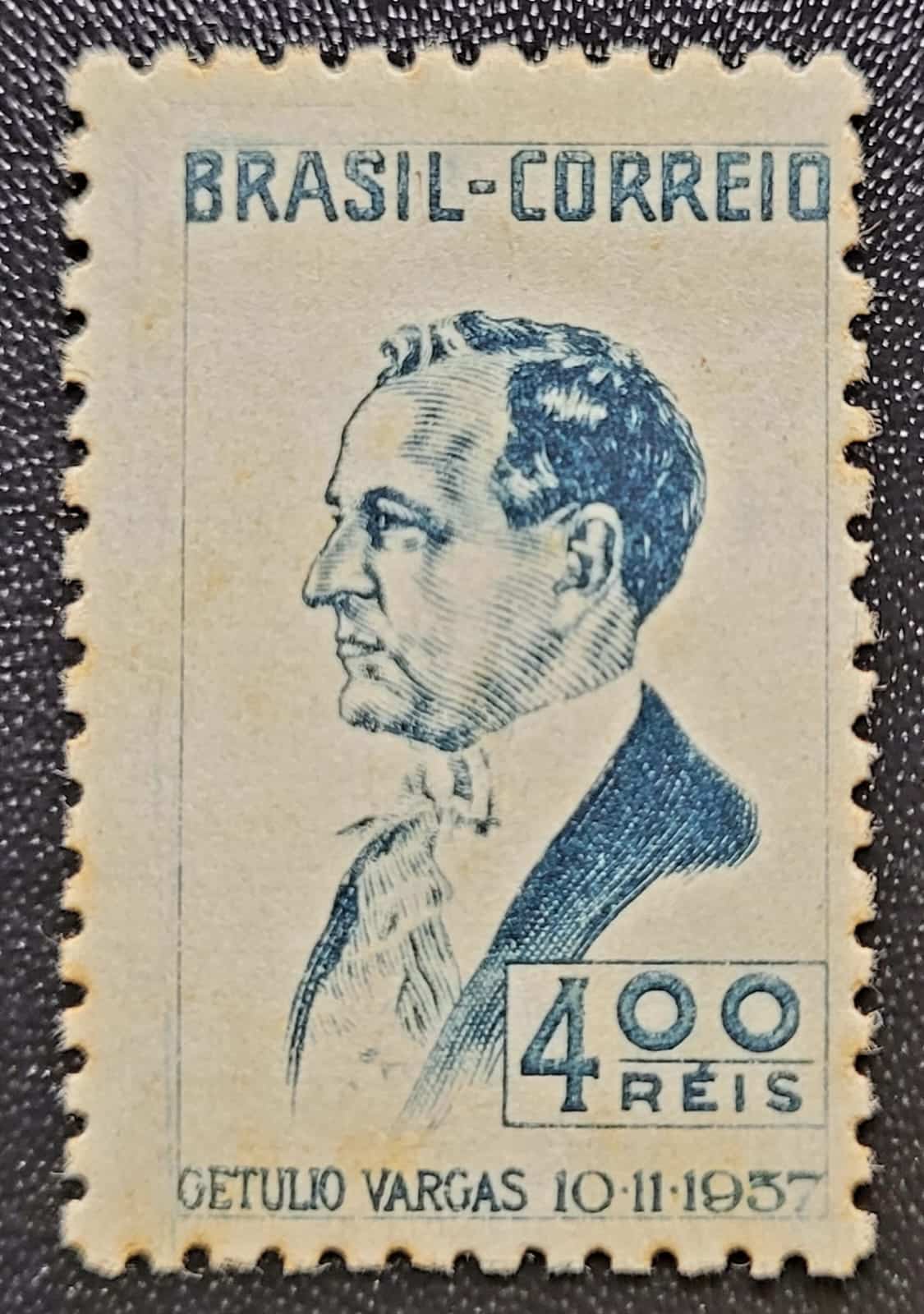 | Casa do Colecionador Comemorativos - RHM C0133 (Novo) 400 Réis - 1º Aniversário do "Estado Novo" - 10/11/1938 (Selos do Brasil)
