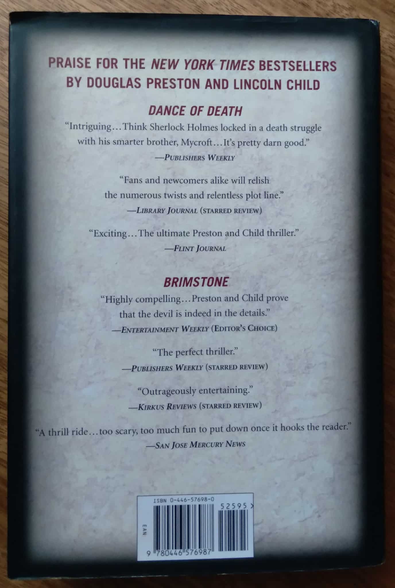 | Casa do Colecionador Livro em inglês capa dura Book of the Dead. Douglas Preston e Lincoln Child.