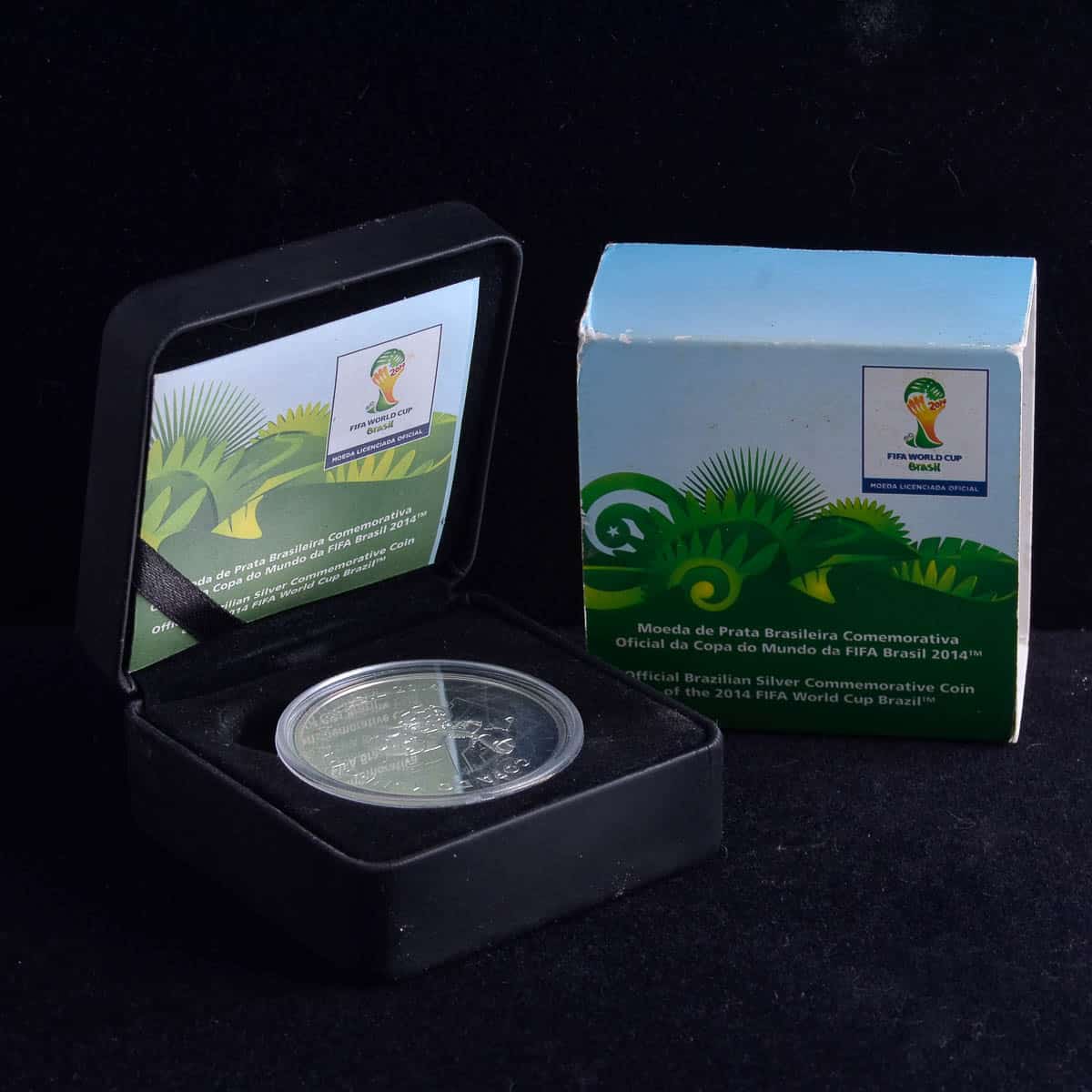 -)) Estojo - 5 Reais - 2014 - Fuleco Mascote Oficial da Copa do Mundo de futebol no Brasil / Flor de Cunho - Banco Central do Brasil - 27 gramas Prata Proof - Com certificado