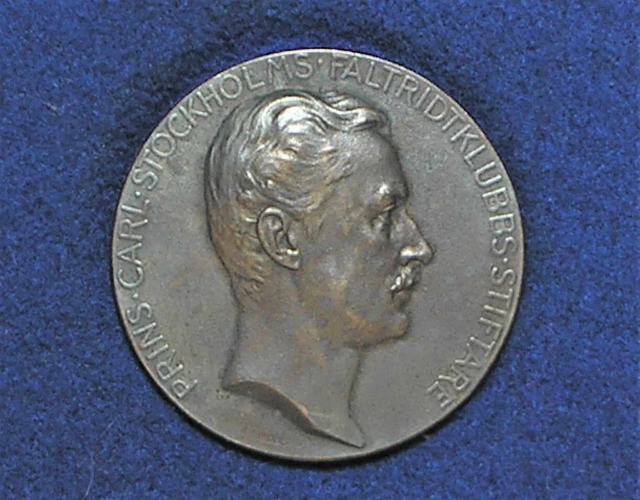 | Casa do Colecionador Medalha com estojo original Prins Carl Stockholm Rei da Suécia, redatada 1978, 33mm - 20 G. -Bronze / Soberba