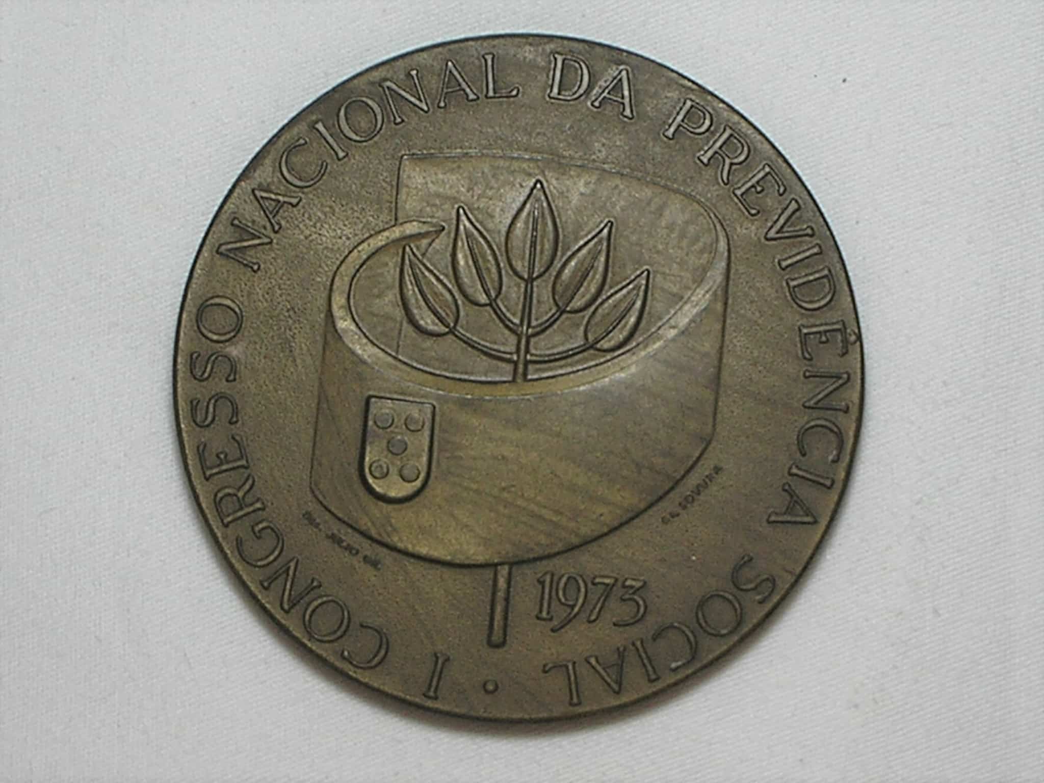 | Casa do Colecionador Medalha do 1º Congresso Nacional da Previdência social - 1973 / Exemplar grande.