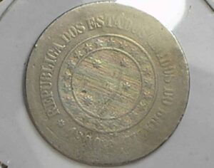 " 100 Réis - 1900 *** Reverso Inclinado - Catalogada - Peça raríssima *** cupro e niquel / República - Peça pra coleção - Pode se ver a inclinação na primeira foto comparando com a segunda foto.