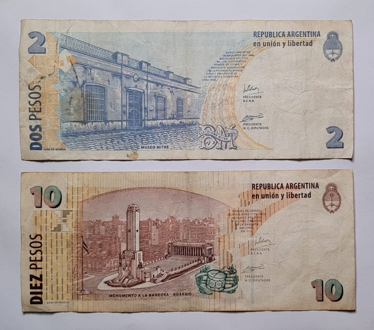 | Casa do Colecionador 2 e 10 Pesos Argentino MBC (Cédulas Estrangeiras Argentina)