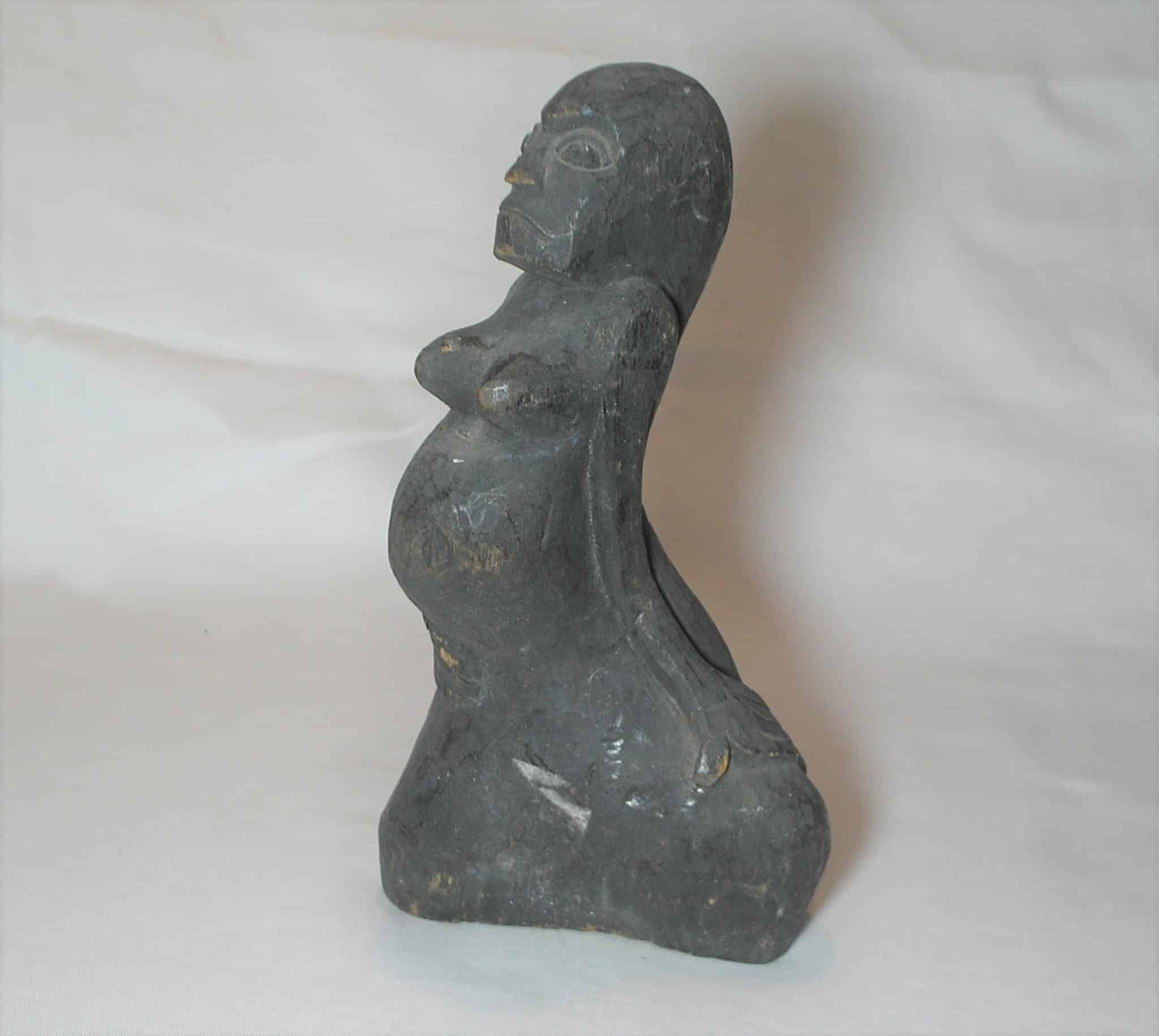 | Casa do Colecionador Escultura esculpida e talhada em madeira no estilo de mulher Africana grávida representando fruto da vida --- importado.---