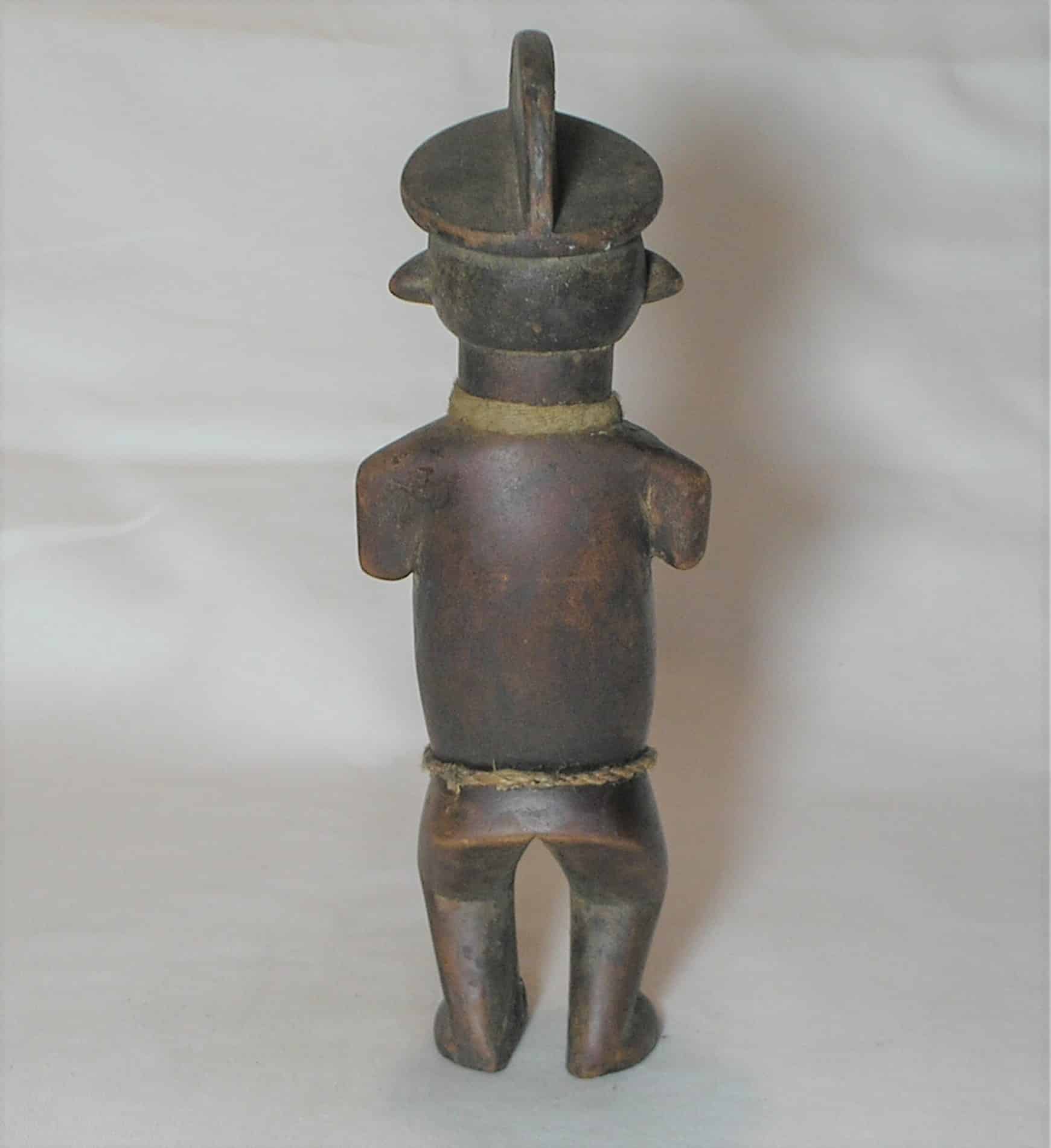 | Casa do Colecionador Escultura esculpida e talhada em madeira no estilo de mulher Africana --- importado-