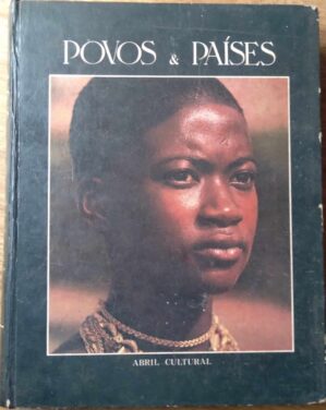 Livro capa dura Povos e Países 2. Ed Abril.