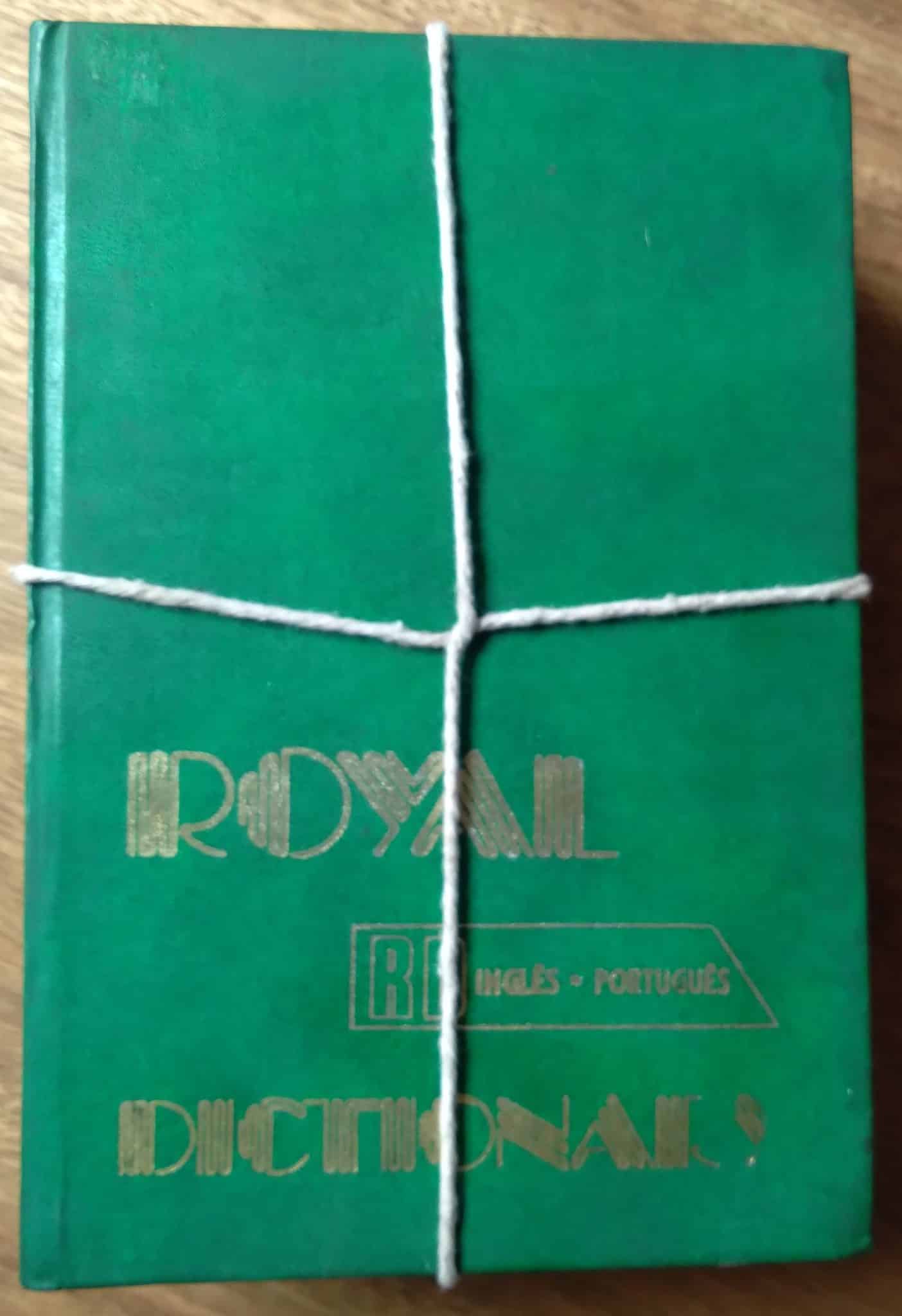 | Casa do Colecionador Royal Dicionário de Inglês Egéria 1978. Em 3 volumes capa dura