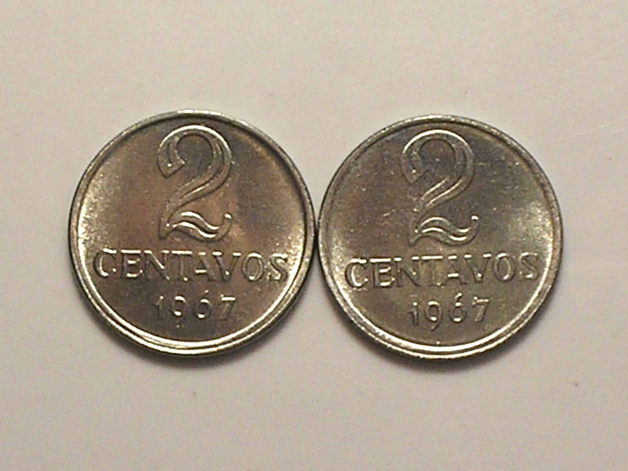 | Casa do Colecionador 2 Moedas de 2 Centavos de 1967 Flor de Cunho - Raro no estado