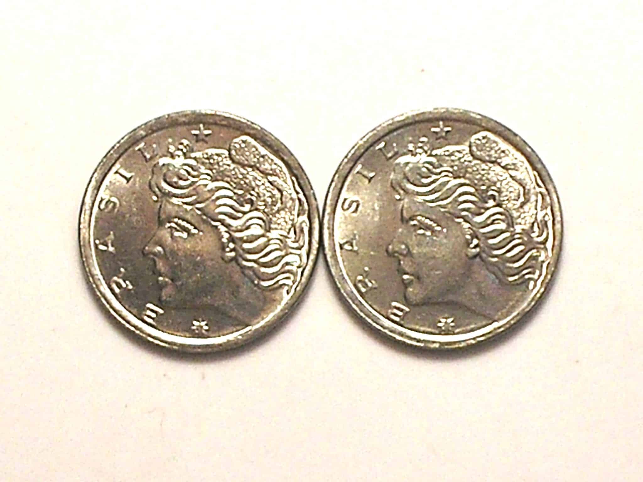 | Casa do Colecionador 2 Moedas de 2 Centavos de 1967 Flor de Cunho - Raro no estado