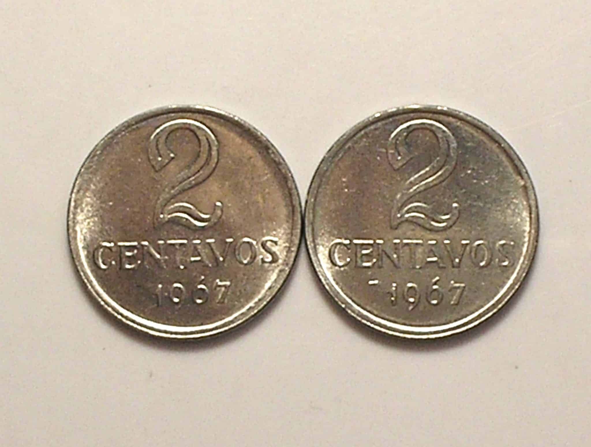 | Casa do Colecionador 2 Moedas de 2 Centavos de 1967 Flor de Cunho - Raro no estado