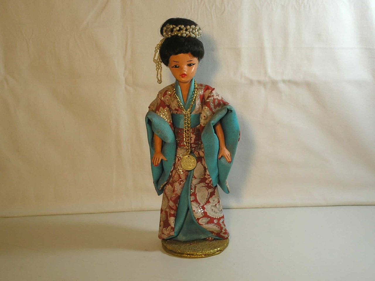 | Casa do Colecionador Boneca de coleção em traje tipico Japonesa