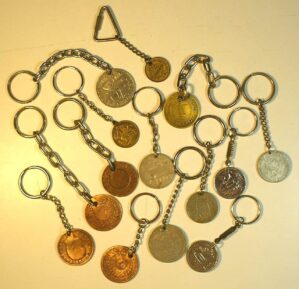 Coleção 14 chaveiros feitos com diversas moedas em Cobre, bronze e Niquel / bela coleção