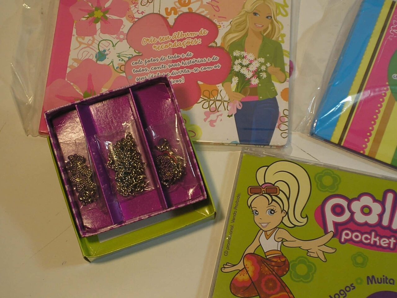 | Casa do Colecionador Kit da Polly e Barbie Vamos brincar - Tem Cd da Polly, Bijuterias e dois porta retratos para colocar sua fotos ( Tudo Novo)