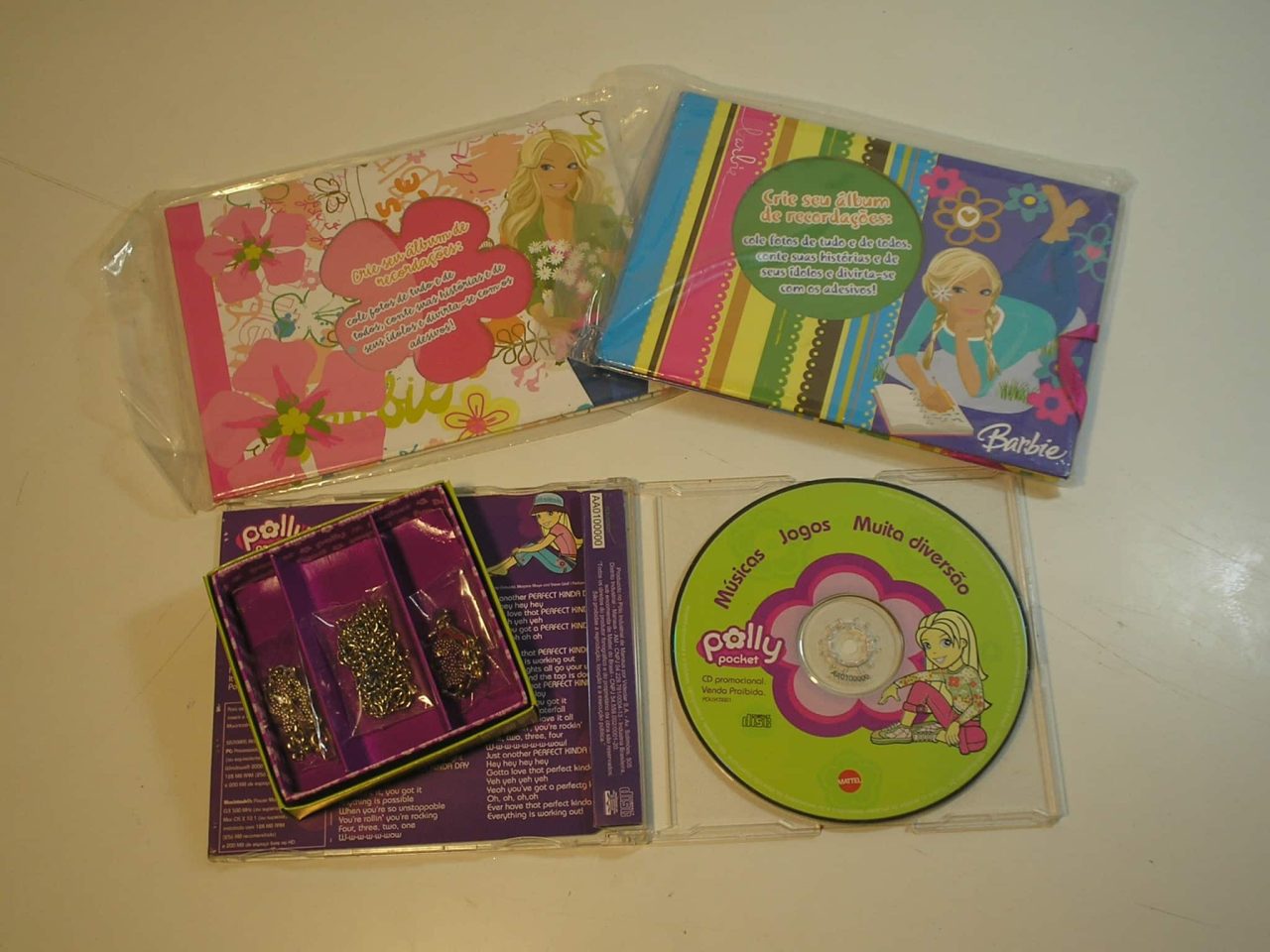 | Casa do Colecionador Kit da Polly e Barbie Vamos brincar - Tem Cd da Polly, Bijuterias e dois porta retratos para colocar sua fotos ( Tudo Novo)