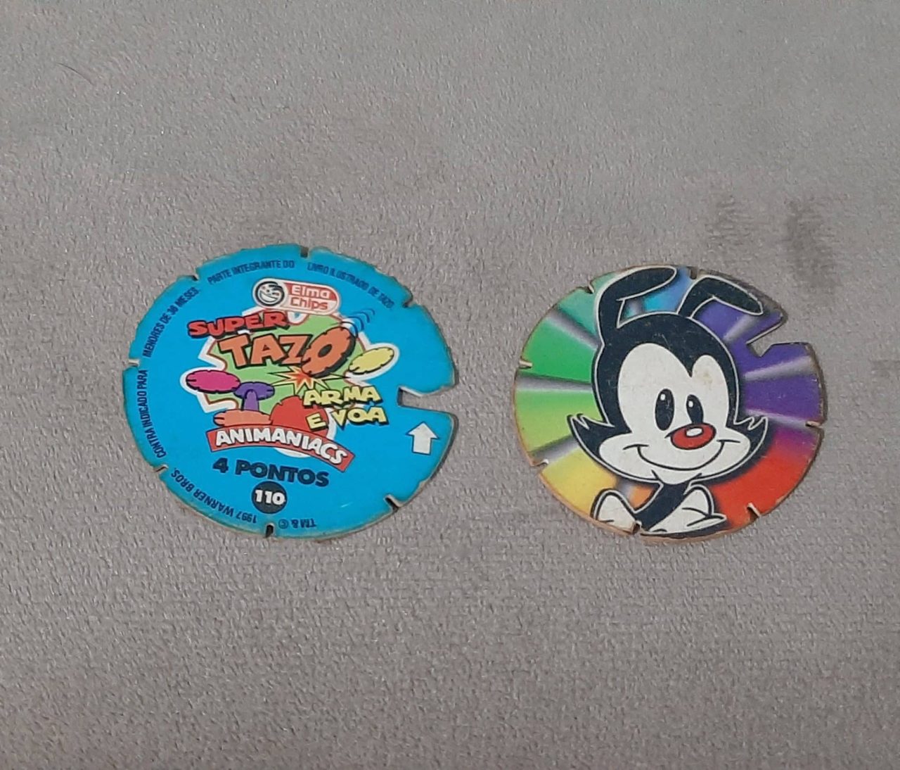 | Casa do Colecionador Mega tazos arma e voa animaniacs N110