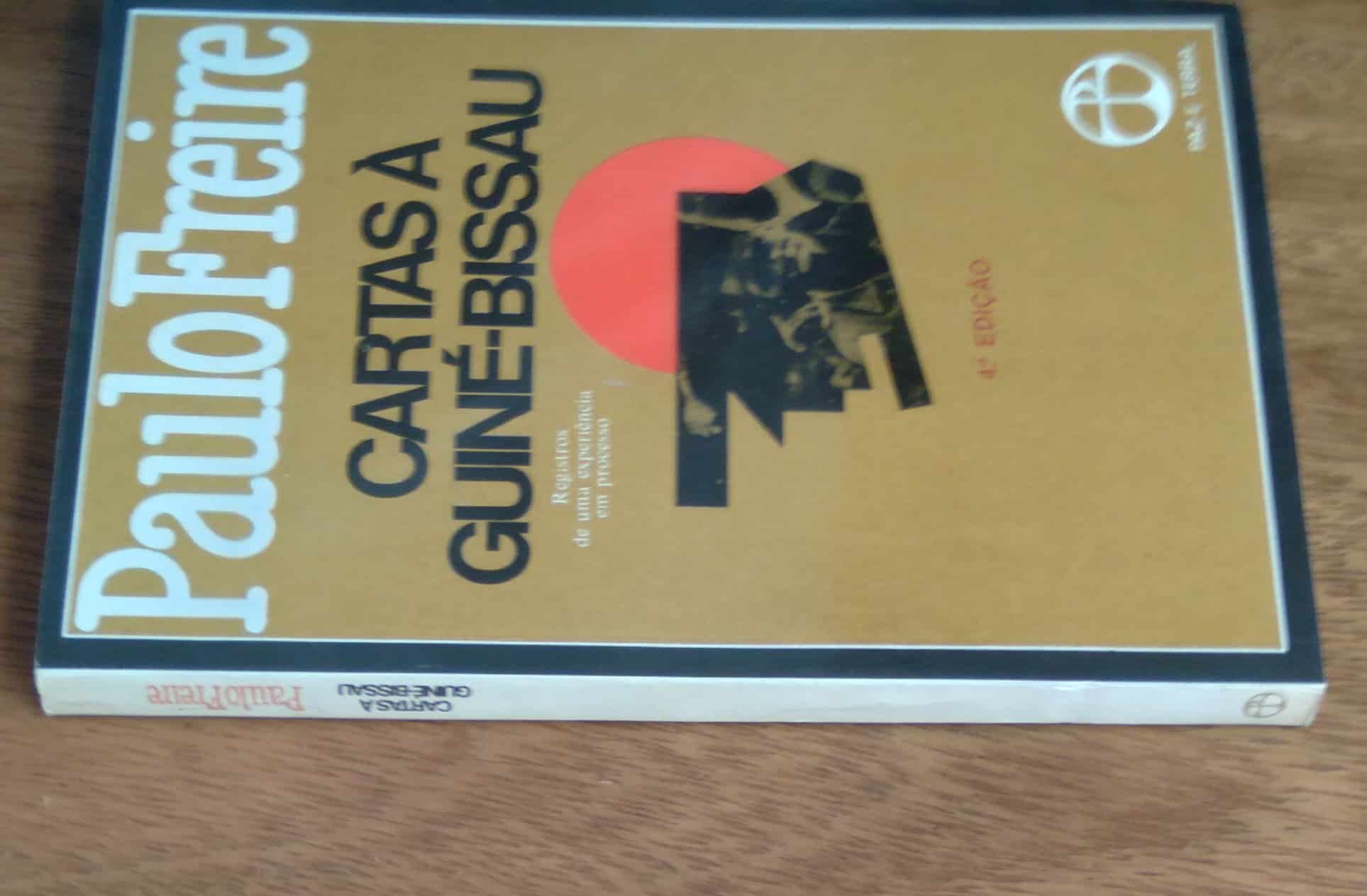 | Casa do Colecionador 243T Livro Cartas a Guiné Bissau. Paulo Freite. Paz e Terra.