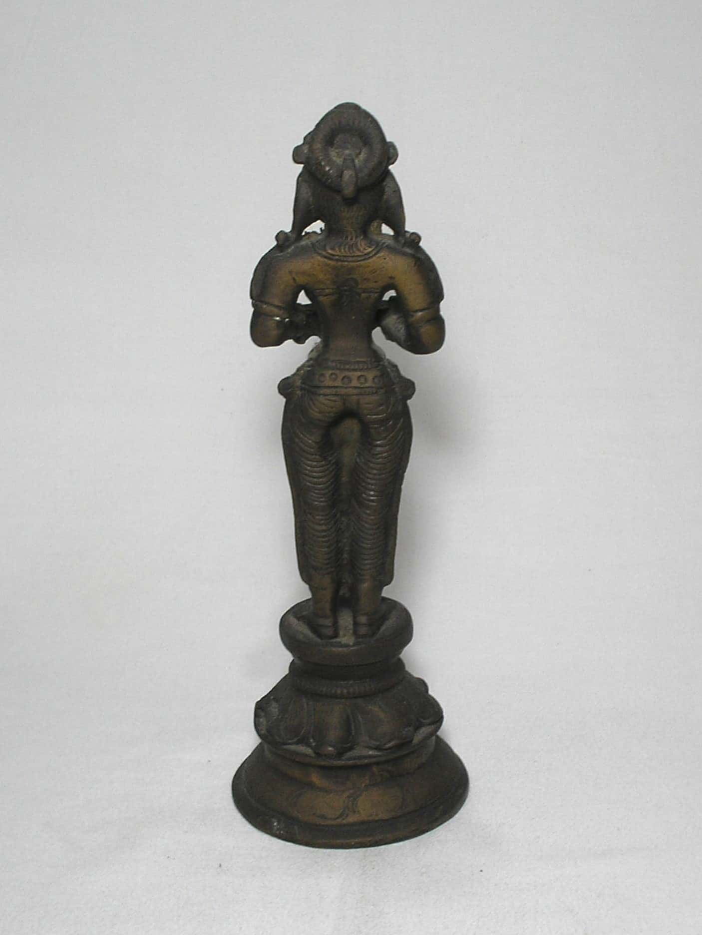 | Casa do Colecionador Escultura de Mulher Egipcia carregando prato de oferenda - metal bronze