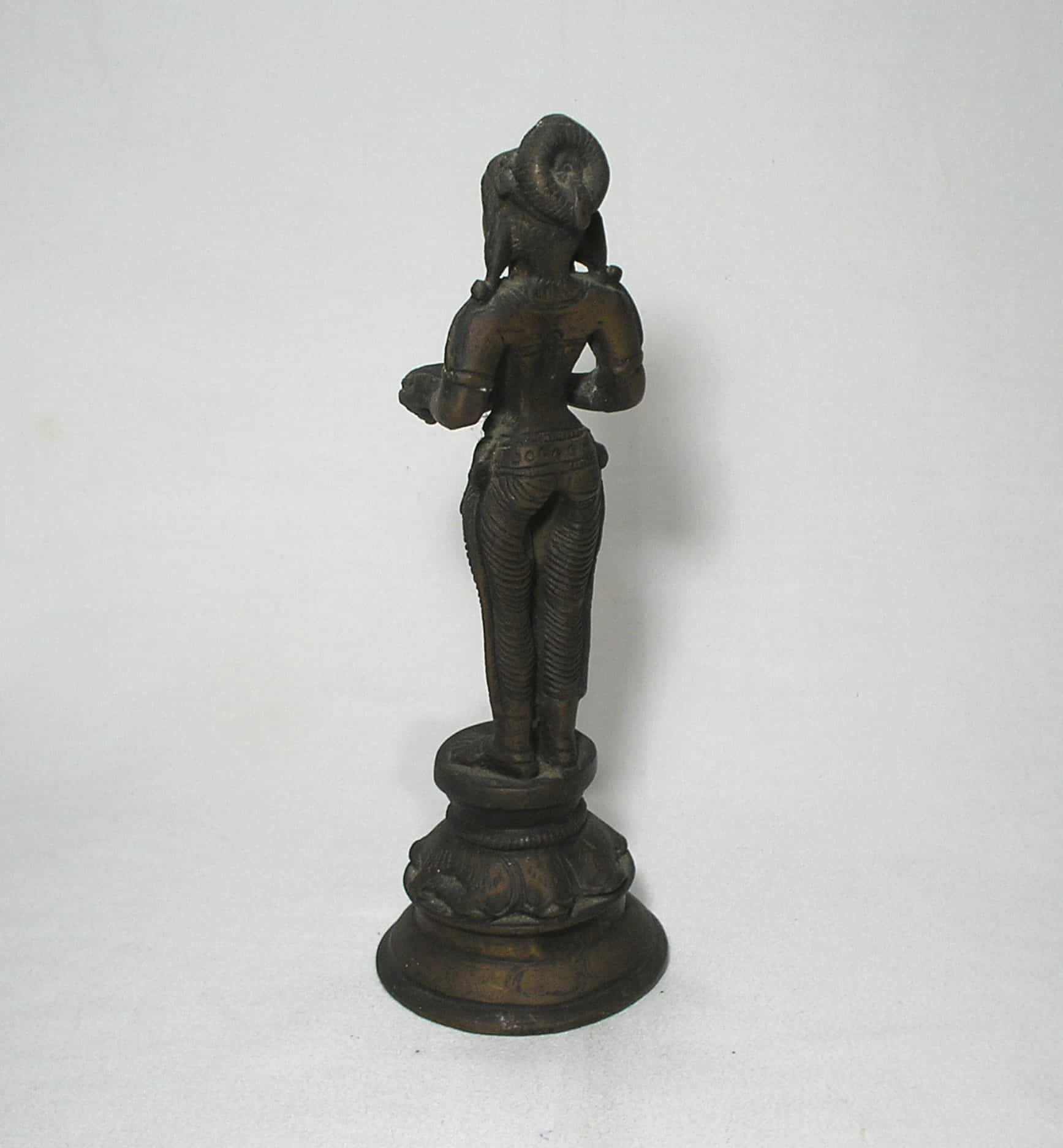 | Casa do Colecionador Escultura de Mulher Egipcia carregando prato de oferenda - metal bronze