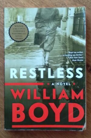 244S Livro em inglês Restless. William Boyd. Ed Bloomsbury.