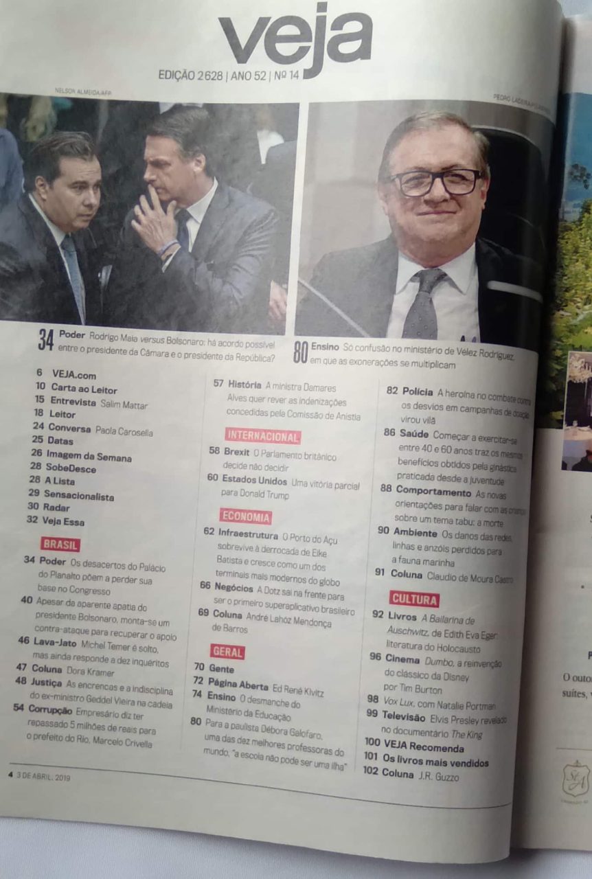 | Casa do Colecionador 244T Revista Veja 2628. Incrível baderna na educação. Governo derrete.