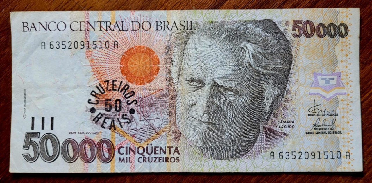 | Casa do Colecionador 50.000 (Cinquenta Mil Cruzeiros) com Carimbo de 50 Cruzeiros Reais - Cédula C234 MBC (Ano 1993)