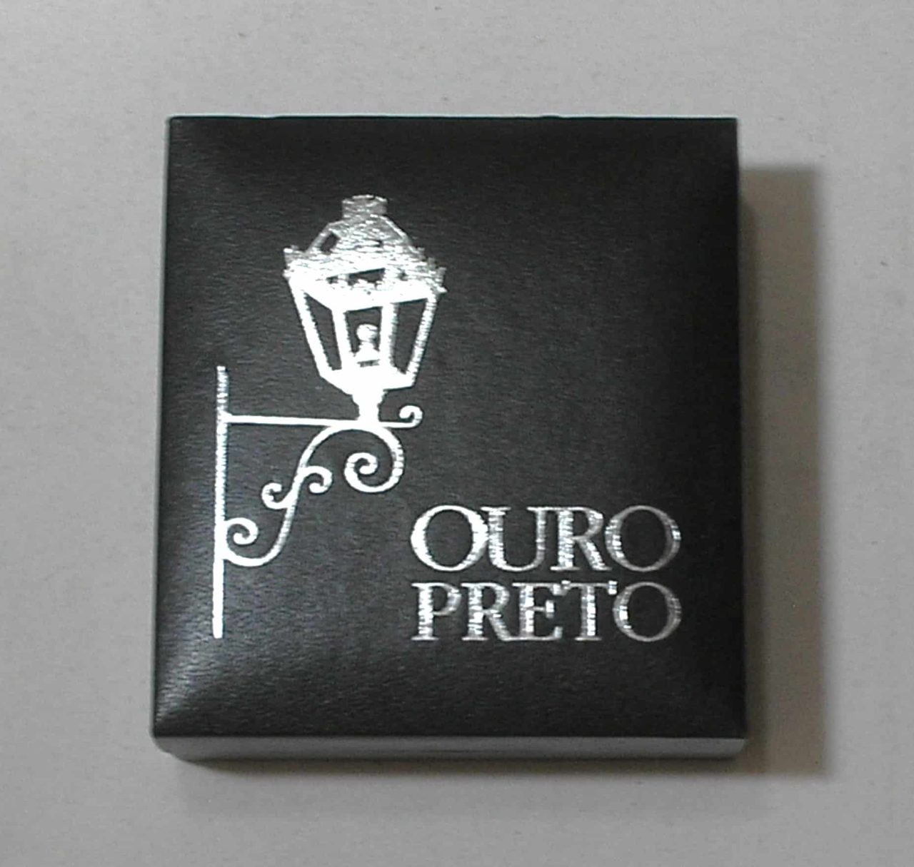 | Casa do Colecionador Estojo Original do Banco Central) 5 Reais - 2010 / Patrimônio da Humanidade - Unesco - Ouro Preto / Prata .925 / Muito rara / Flor de Cunho / Com certificado