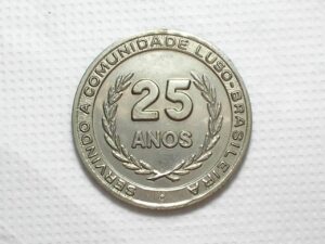 Medalha de prata) Casa da Vila da Feira e Terra de Santa Maria - Sem data / 25 anos Servindo a Comunidade Brasileira