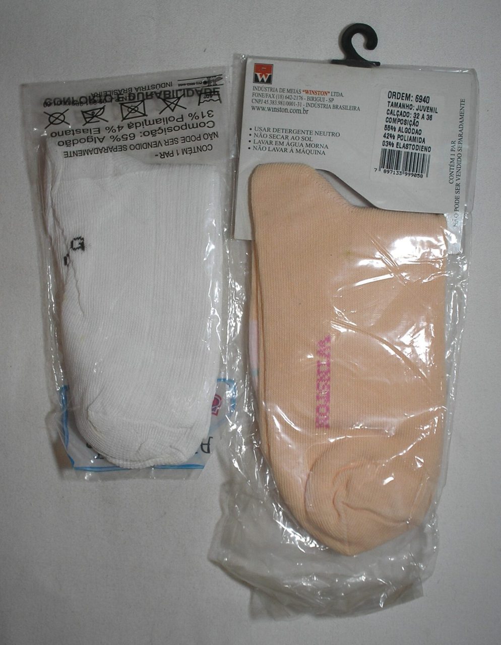 | Casa do Colecionador 2 pares de Meias de qualidade da marca Winston Teen na cor Salmão calça nº 32 a 36 e Joaninha cor Branca calça nº 29 a 32 Infantil menina