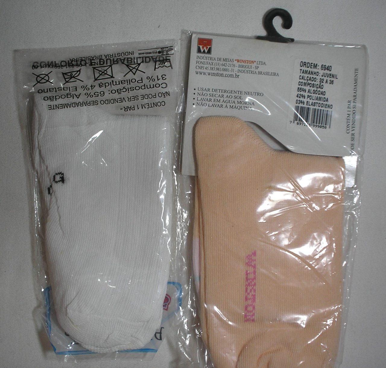 | Casa do Colecionador 2 pares de Meias de qualidade da marca Winston Teen na cor Salmão calça nº 32 a 36 e Joaninha cor Branca calça nº 29 a 32 Infantil menina
