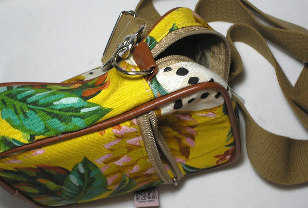 | Casa do Colecionador - Farme - Nova Bolsa de Ombro - Unisex - "Shoulder bag" - "ótimo para Bike" com "Estampa da Farme" de qualidade, Tecido e alça em algodão forrada por dentro com nylon 600 totalmente impermeável -