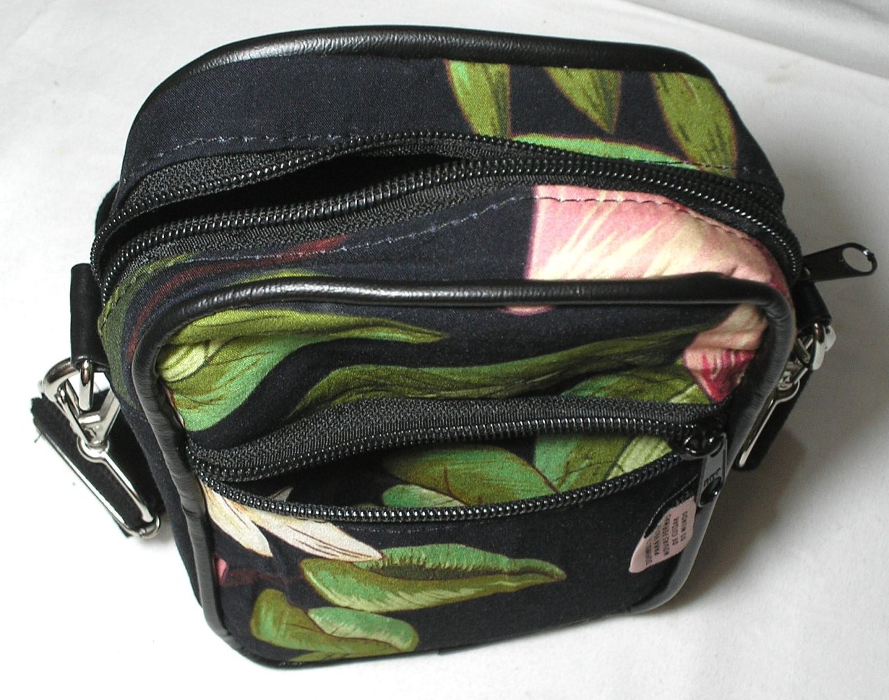 | Casa do Colecionador Farme - Nova Bolsa de Ombro - Unisex - "Shoulder bag" - "ótimo para Bike" com "Estampa da Farme" de qualidade, Tecido e alça em algodão forrada por dentro com nylon 600 totalmente impermeável -