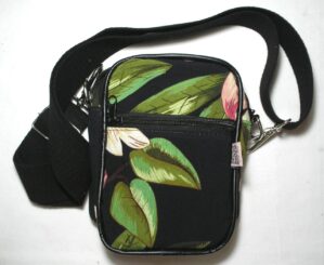 Farme - Nova Bolsa de Ombro - Unisex - "Shoulder bag" - "ótimo para Bike" com "Estampa da Farme" de qualidade, Tecido e alça em algodão forrada por dentro com nylon 600 totalmente impermeável -